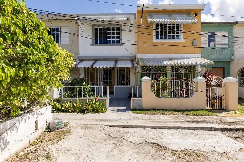 アパート The Pearl I Near Us Embassy, Stadium, 3Br 2Ba Townhouse Liguanea
