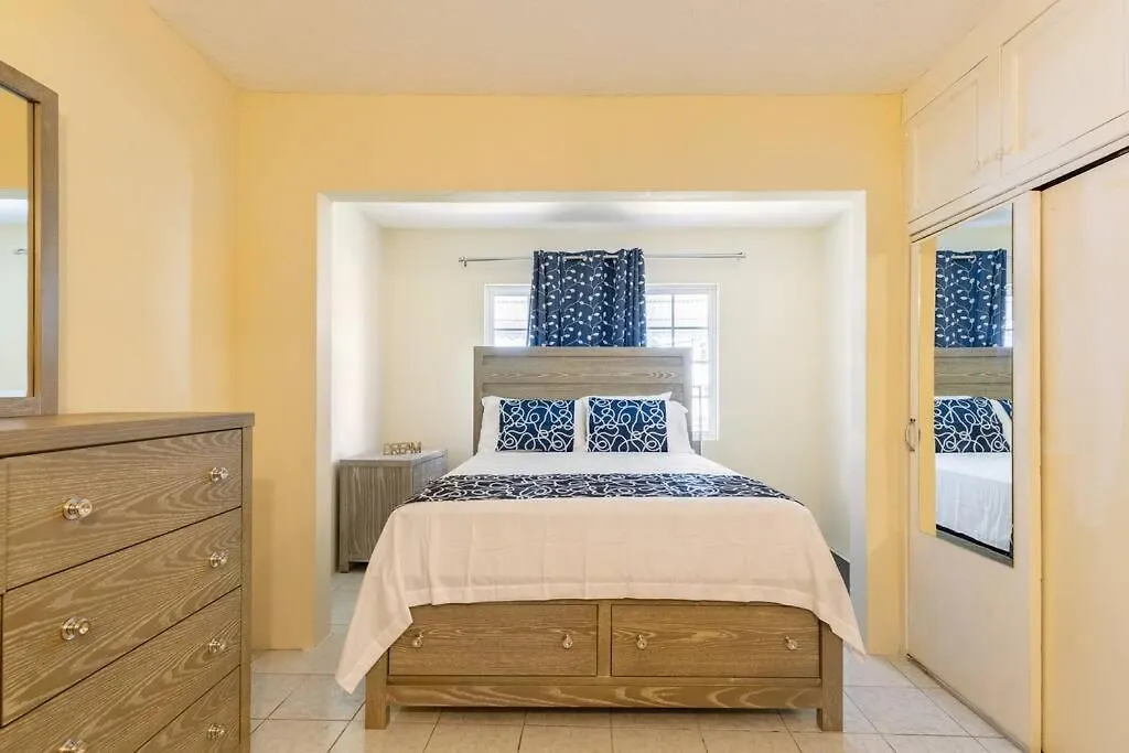 The Pearl I Near Us Embassy, Stadium, 3Br 2Ba Townhouse Liguanea ジャマイカ